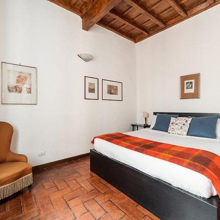 Domus Quiritum Charming, Appartamento D'Epoca A Campo De' Fiori Rome Bagian luar foto