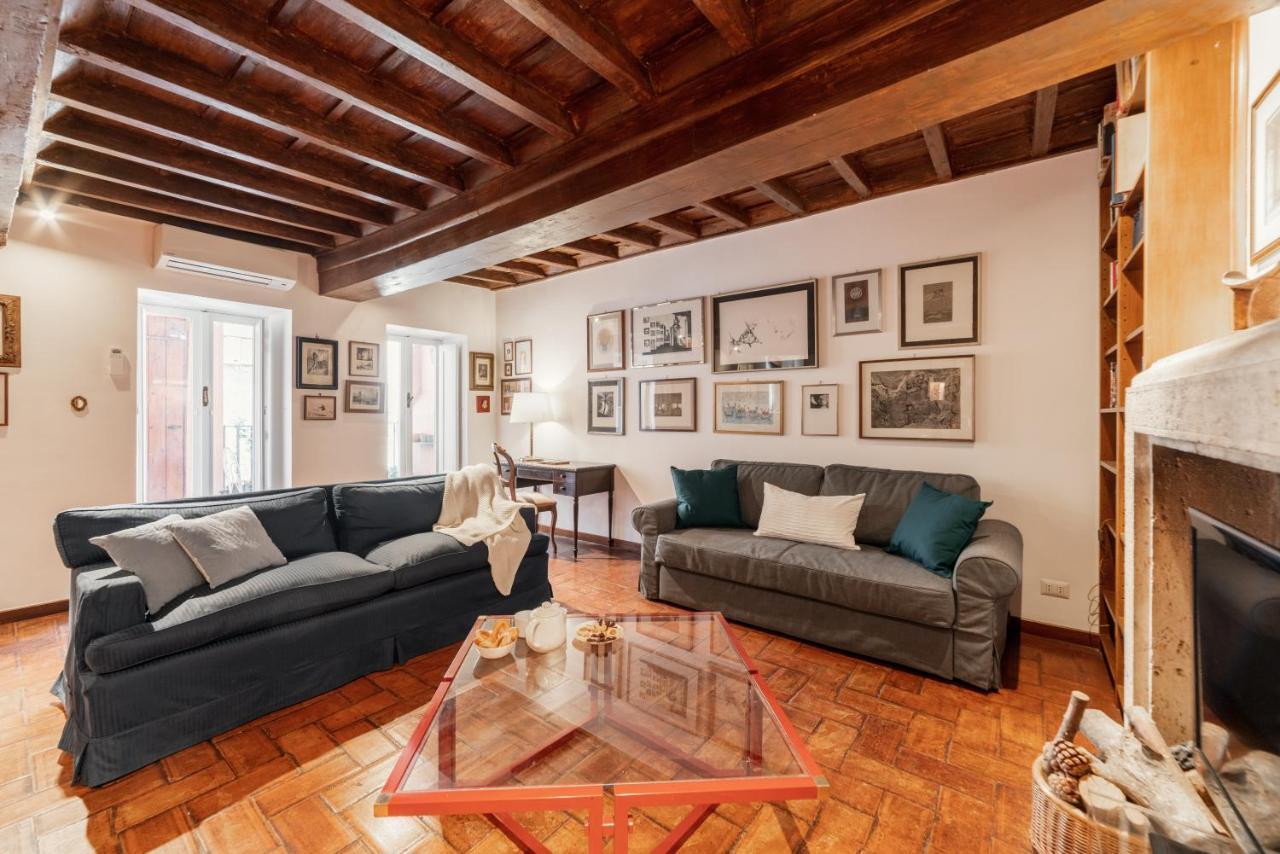 Domus Quiritum Charming, Appartamento D'Epoca A Campo De' Fiori Rome Bagian luar foto