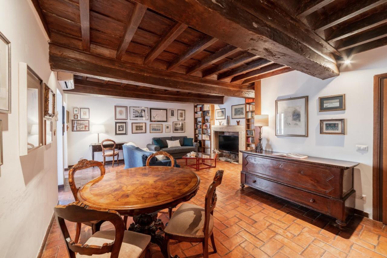 Domus Quiritum Charming, Appartamento D'Epoca A Campo De' Fiori Rome Bagian luar foto