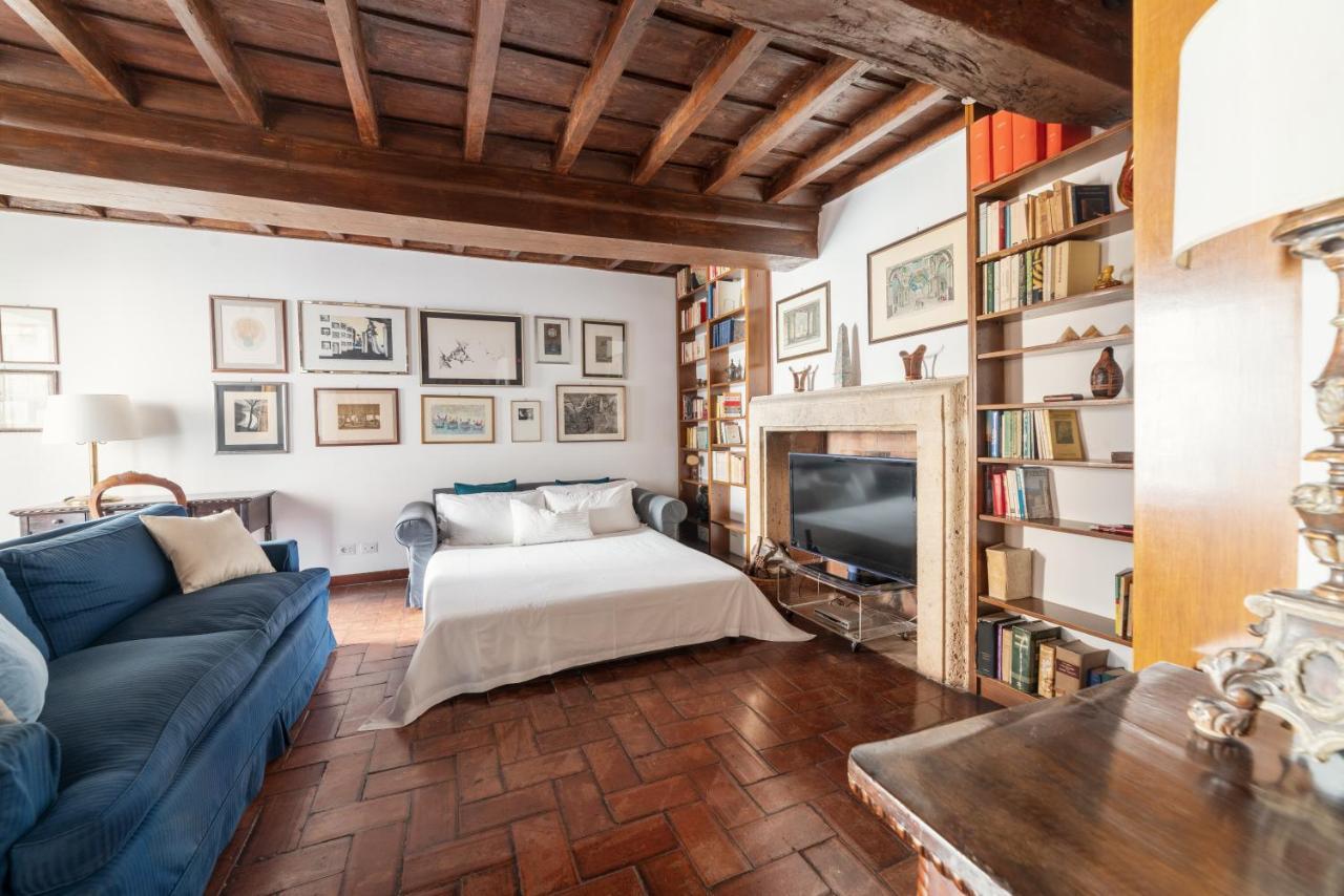 Domus Quiritum Charming, Appartamento D'Epoca A Campo De' Fiori Rome Bagian luar foto