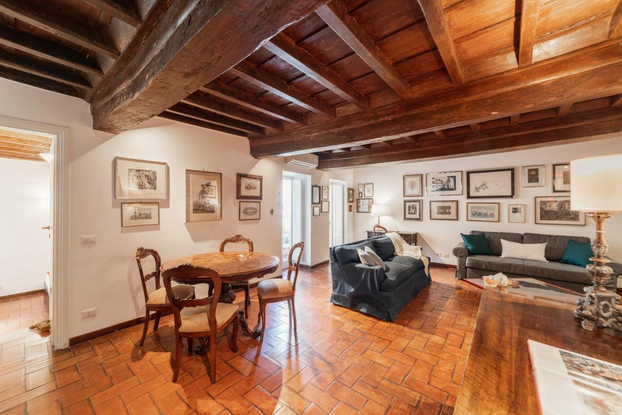 Domus Quiritum Charming, Appartamento D'Epoca A Campo De' Fiori Rome Bagian luar foto