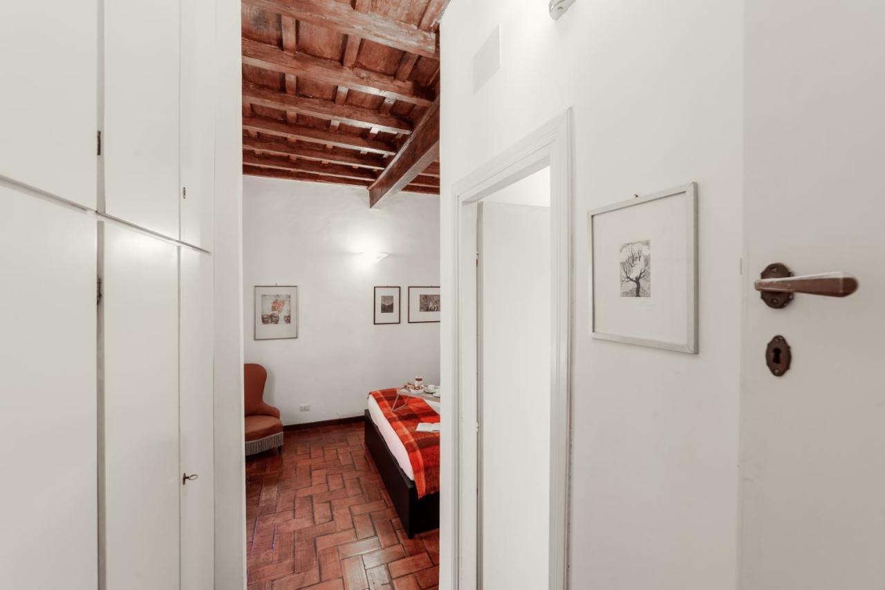 Domus Quiritum Charming, Appartamento D'Epoca A Campo De' Fiori Rome Bagian luar foto