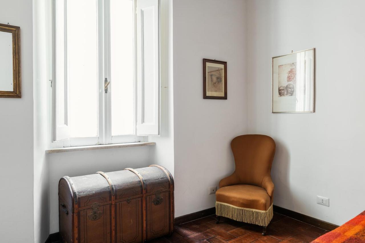 Domus Quiritum Charming, Appartamento D'Epoca A Campo De' Fiori Rome Bagian luar foto